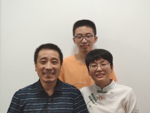 葛德雪家庭  己所不欲，勿施于人.jpg